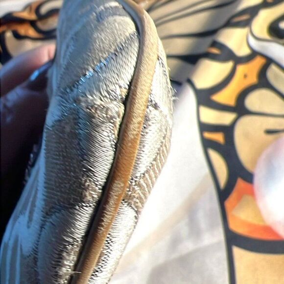 Coach Julia Op Art Lurex Wristlet Wallet Silver Signature Leather Trim - Picture 6 of 9